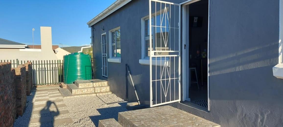 Apartmán Tj Self-Catering Graaff-Reinet Exteriér fotografie
